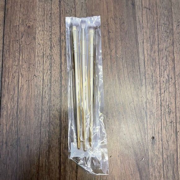 Eye Makeup Brushes   - Picture 4 of 4